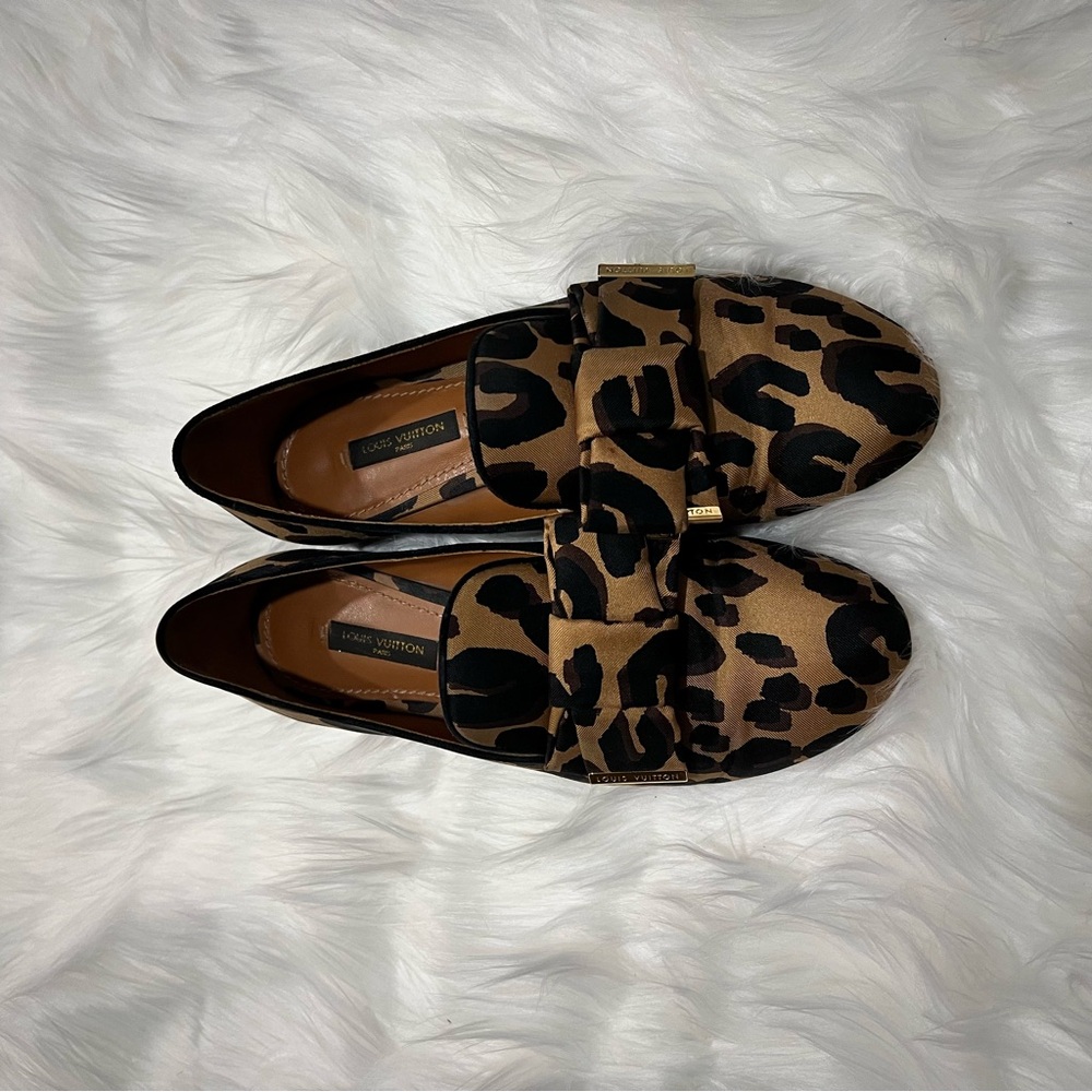 Louis Vuitton Bowline Flat Loafer - Picture 3 of 9